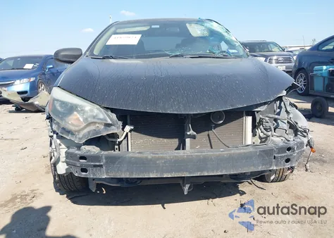 2015 Toyota Corolla Le z USA, uszkodzony, nr VIN 5YFBURHE5FP181712